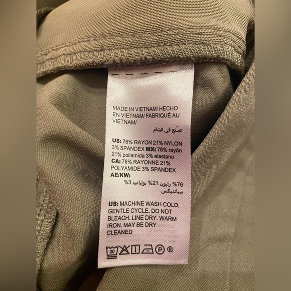 Chico’s Woman’s Tan Crop Pants Size 10 - Inseam 24” - Picture 5 of 5